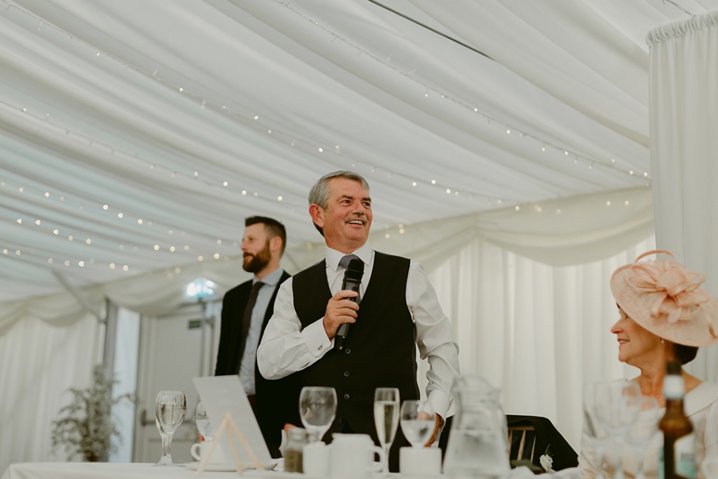 How Do You Start a Wedding Speech?