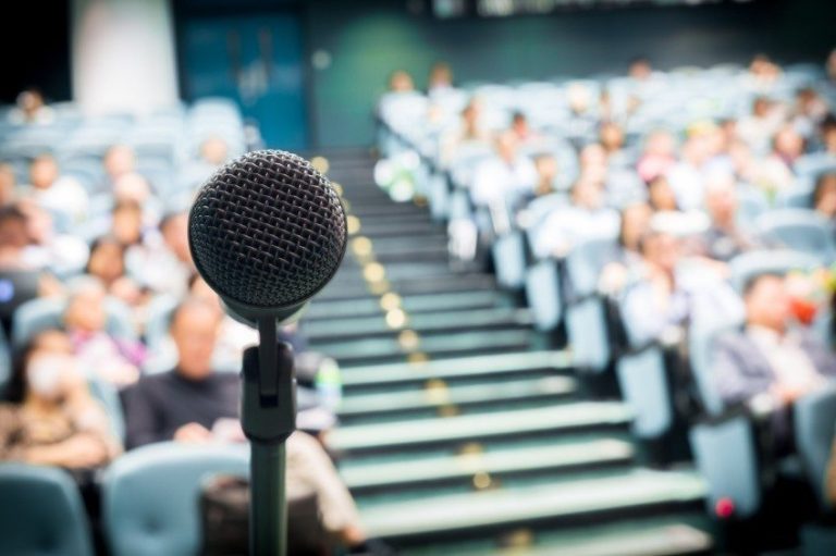 How to Become a Professional Public Speaker?